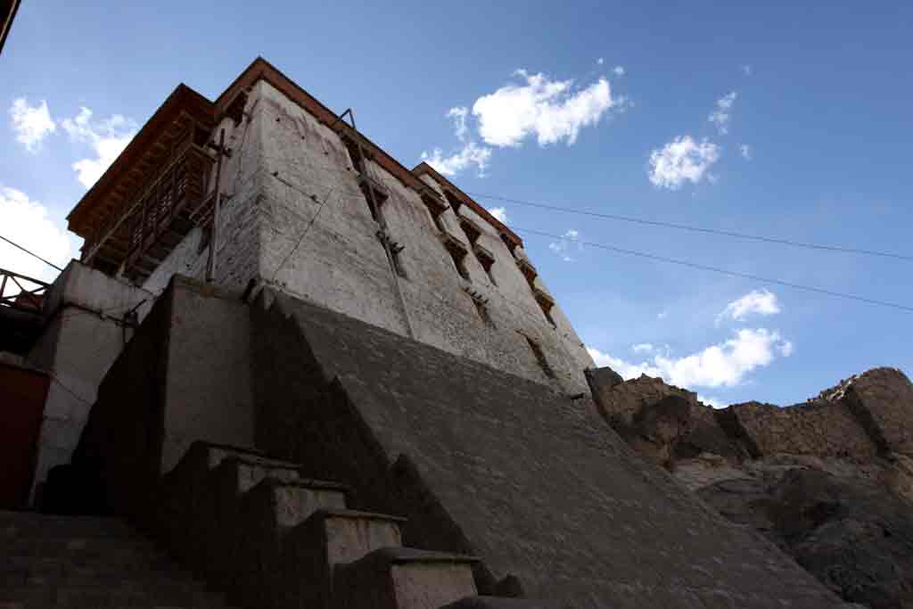   (Thiksey Gompa)